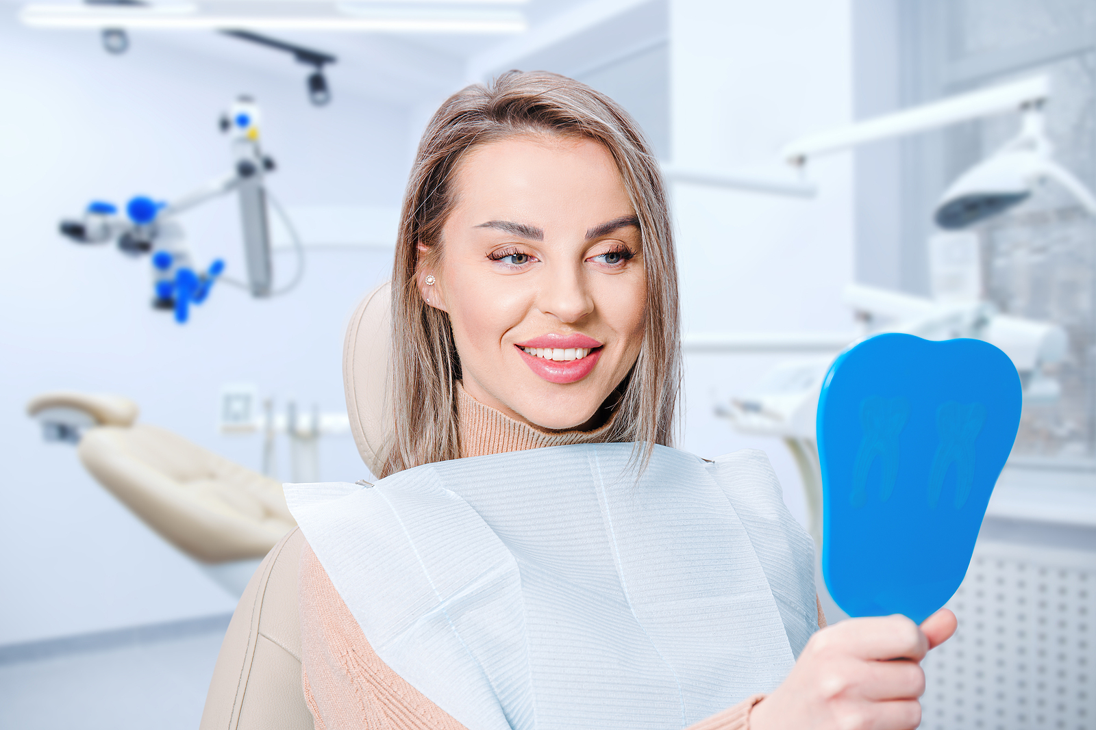 Professional Teeth Whitening vs. At-Home Teeth Whitening